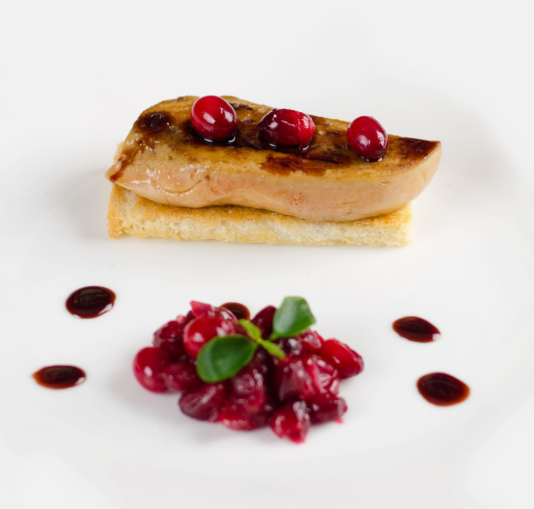 Marcel fait du foie gras sans gavage pour montrer que c'est possible 